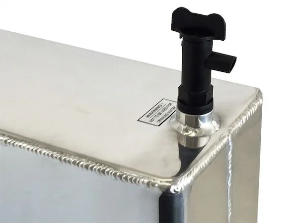 WT029 - 25 Litre Polished Stainless Steel Water Tank with Chassis Mount