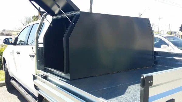 STR007B - 1/4 Canopy Black Steel 700L x 1700D x 800H - Image 3